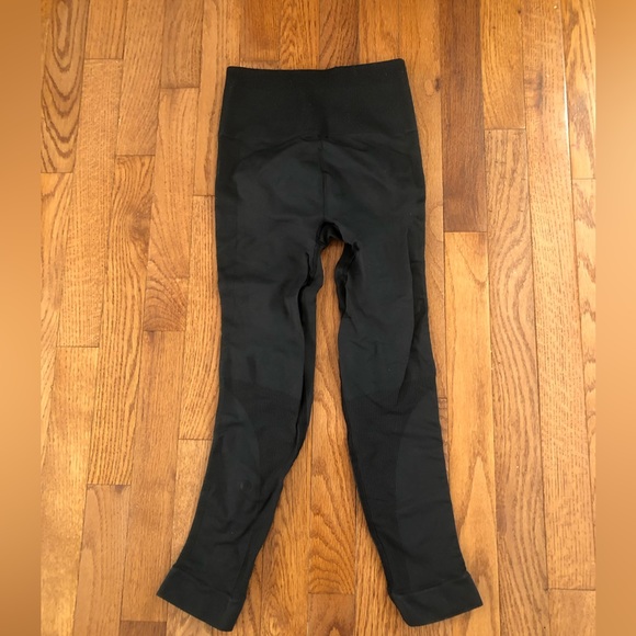 Lululemon leggings - Picture 2 of 4